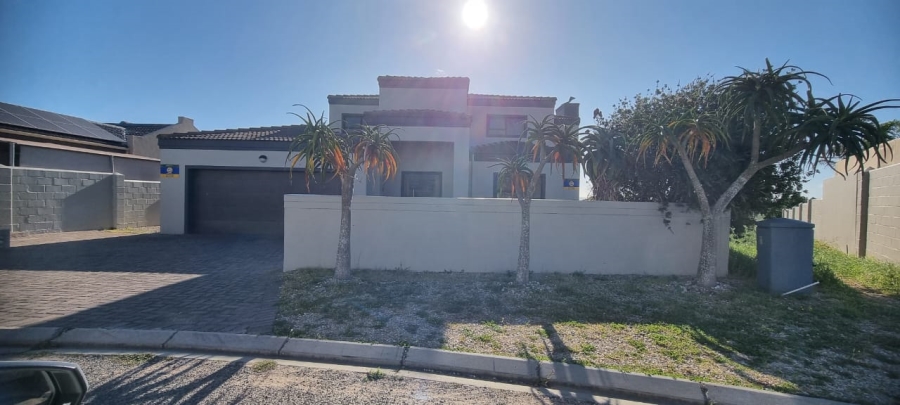 4 Bedroom Property for Sale in Country Club Western Cape